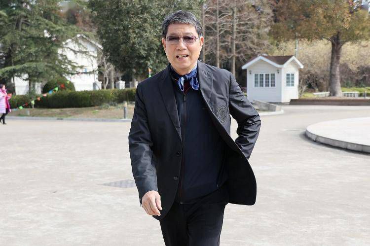 青娱乐伊人