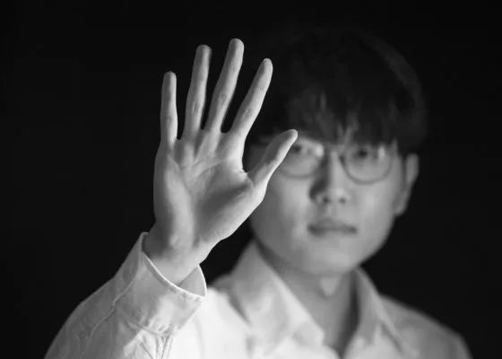 揉我胸啊嗯～下面出水
